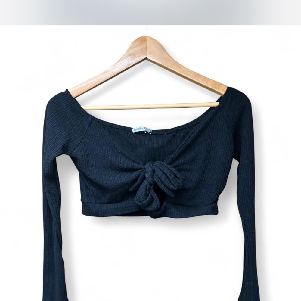OFF THE SHOULDER TOP